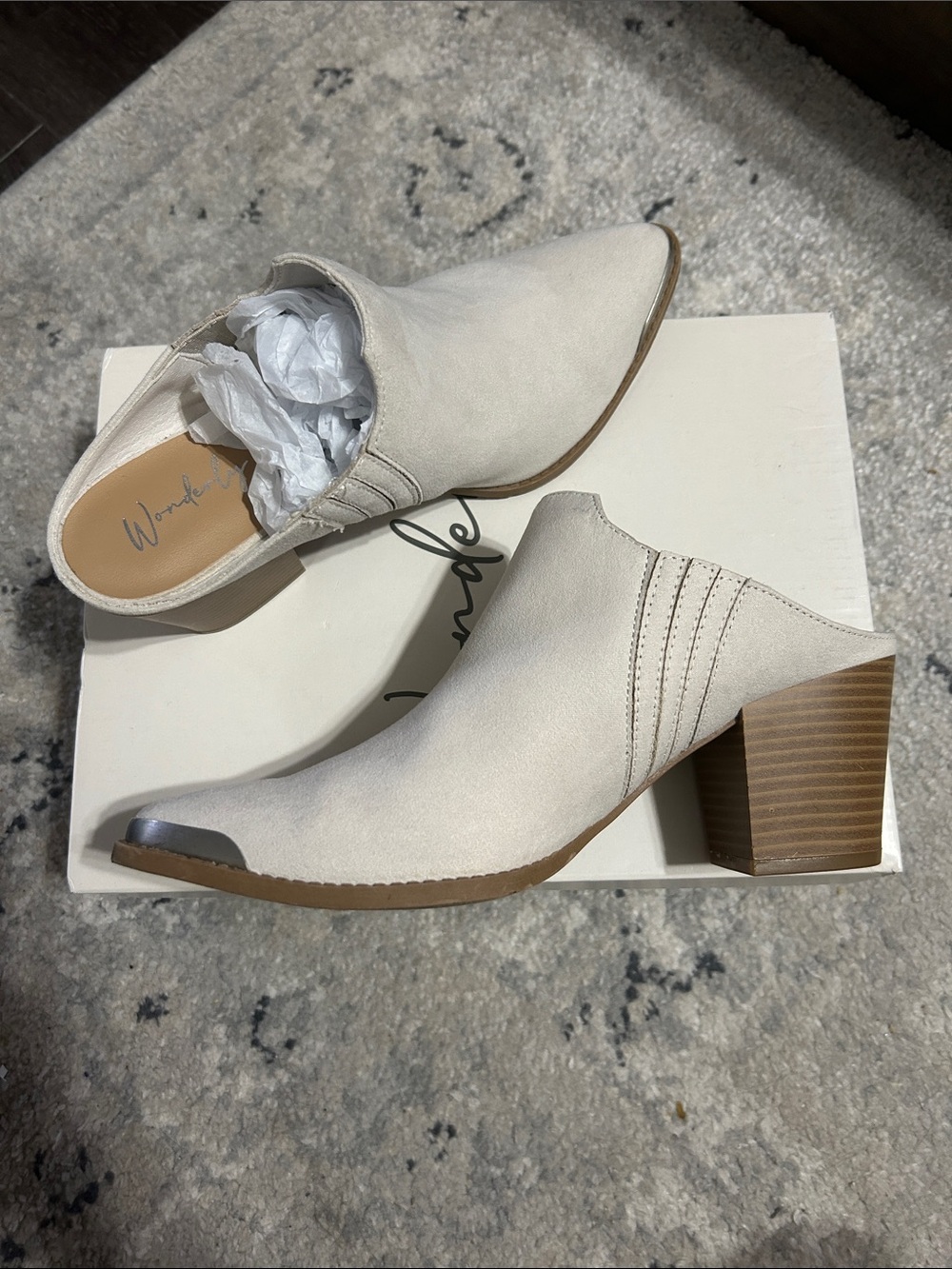 Wonderly OffWhite/Taupe Suedelike Block Heel Mules - Picture 1 of 6